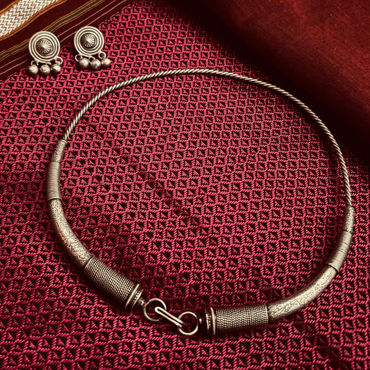 सरी + कानातले | Sari + Earrings