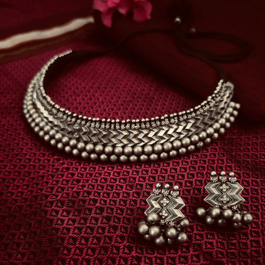 वज्रटीक ठुशी बंद घसाची | Vajrateek Thushi + Earrings